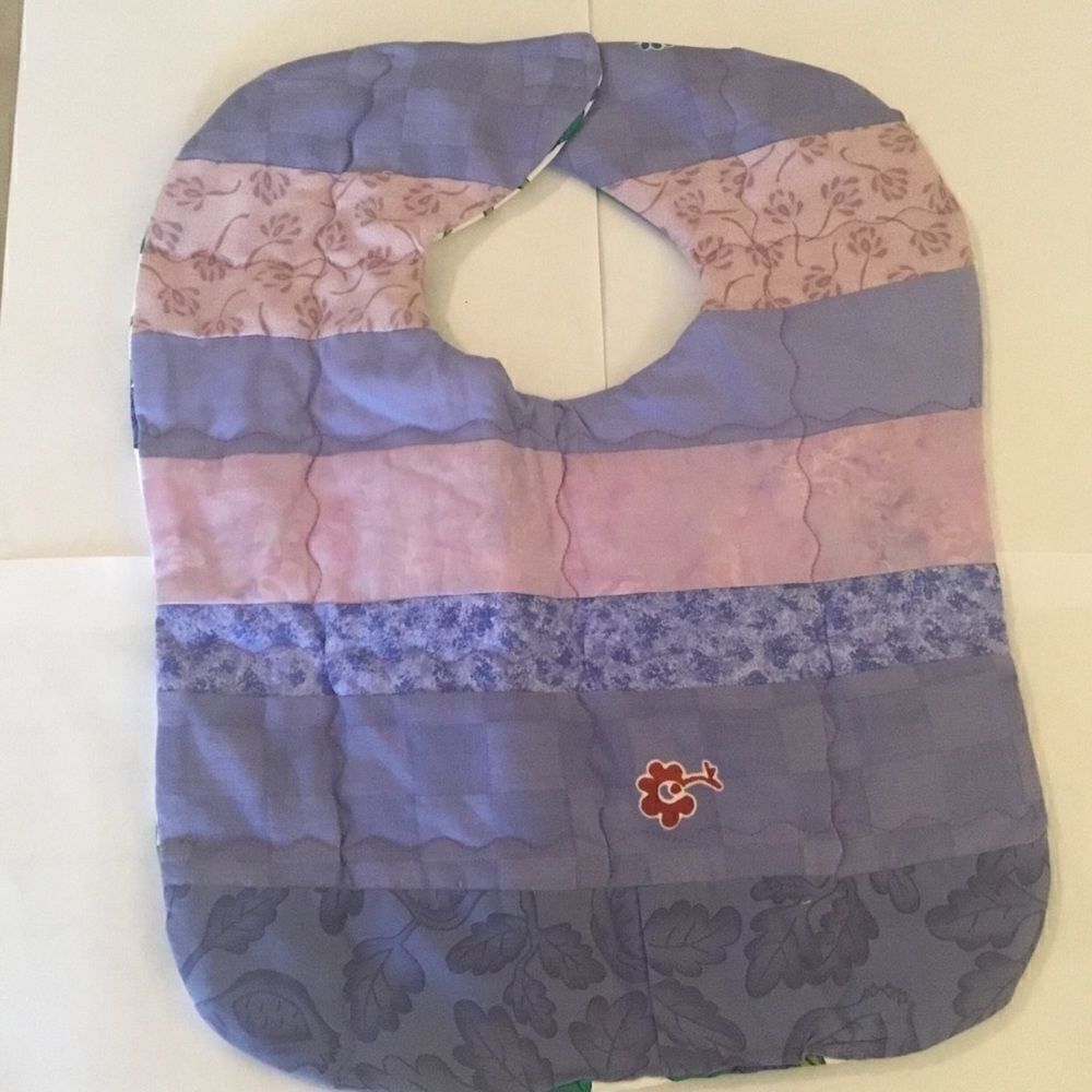 3/$25 or $12 ea. NWT Handmade Quilted Reversible Baby Bib